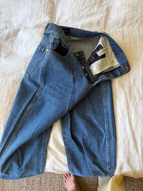 KHAITE Corbin Jean. Straight-Leg Denim Jeans in Classic Blue